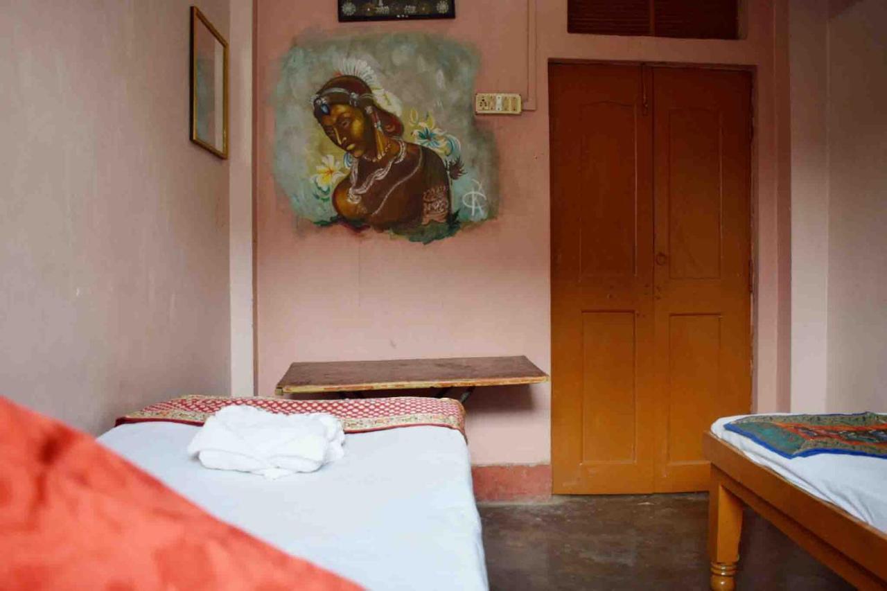 Family Guest House Varanasi Luaran gambar