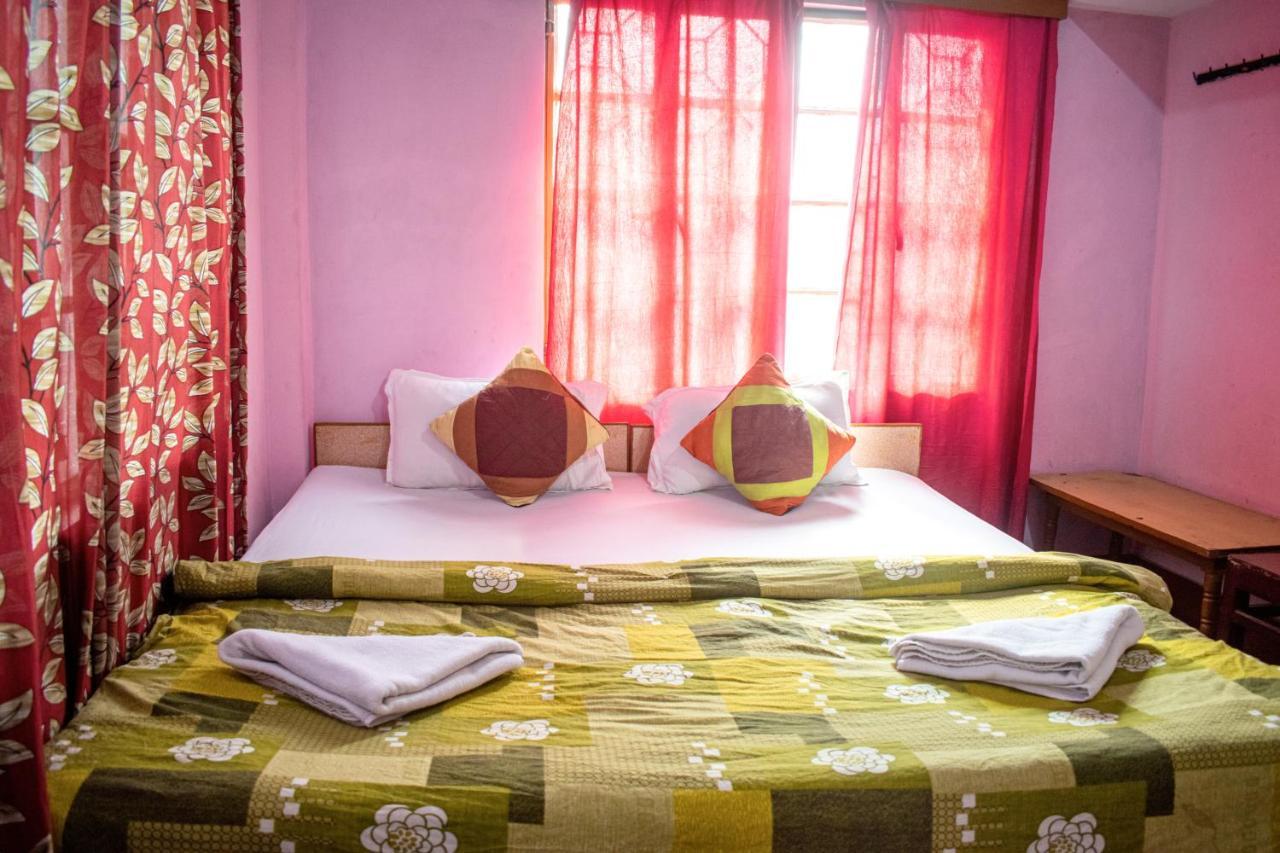 Family Guest House Varanasi Luaran gambar