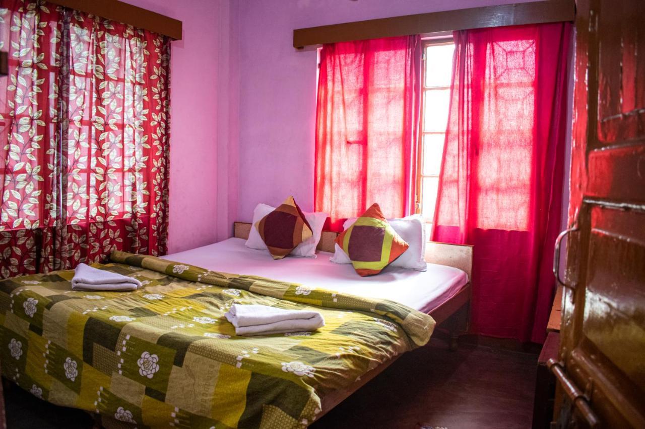 Family Guest House Varanasi Luaran gambar