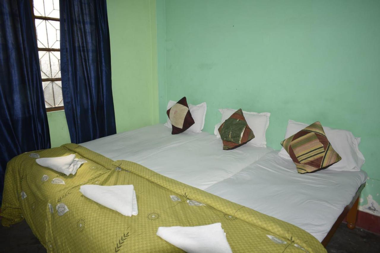 Family Guest House Varanasi Luaran gambar